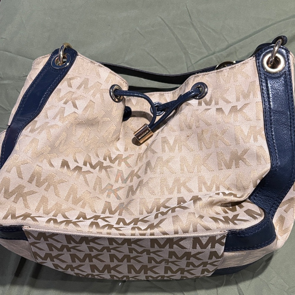 Michael Kors Blue and Cream Shoulder Bag